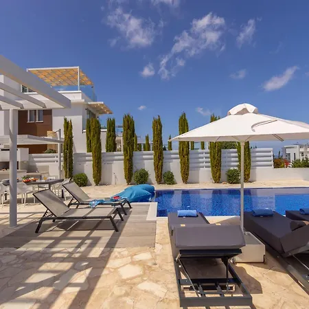 Natalie-mylos H24 度假居 *