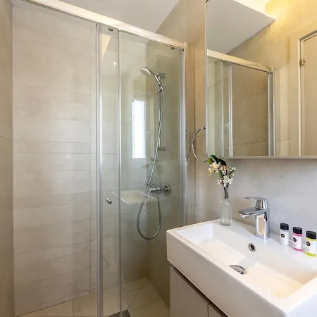 Natalie-mylos H24 度假居 *