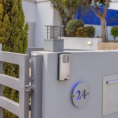 Natalie-mylos H24 度假居 *