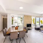 Natalie-mylos H24 Holiday home Protaras