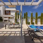 Natalie-mylos H24 Holiday home