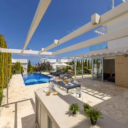 Natalie-mylos H24 Protaras