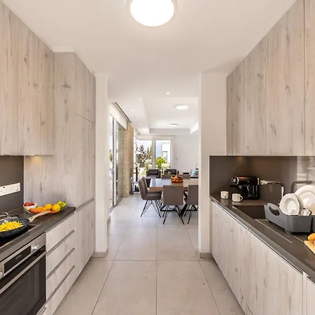 Vakantiehuis Natalie-mylos H24 *