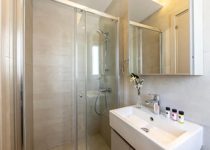 Natalie-mylos H24 Feriehus *