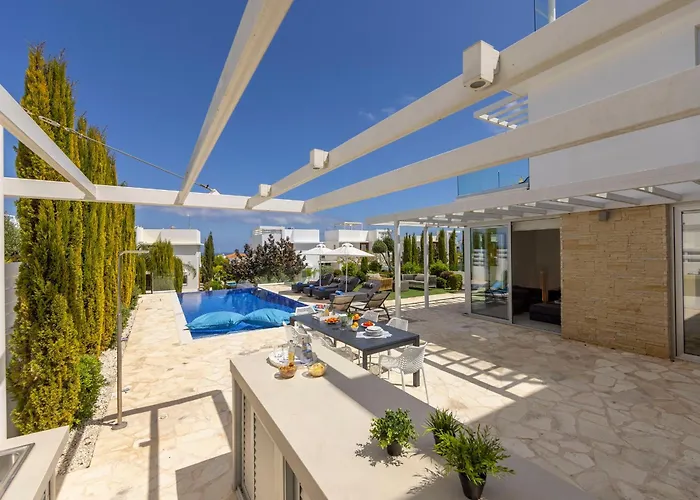 Natalie-mylos H24 Protaras