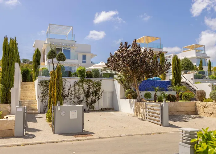 Natalie-mylos H24 * Protaras