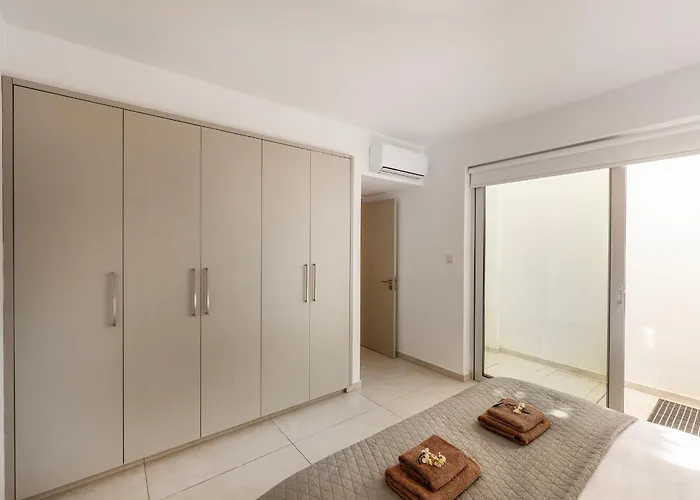 Natalie-mylos H24 Holiday home Protaras