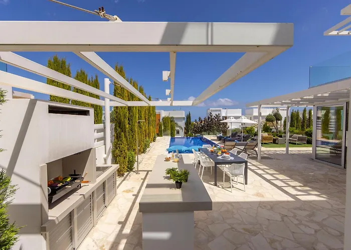 Natalie-mylos H24 Holiday home