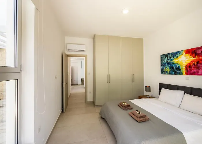 Natalie-mylos H24 Holiday home